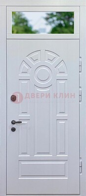 Белая входная дверь со стеклом и верхней фрамугой ДФГ-3 в Щелково