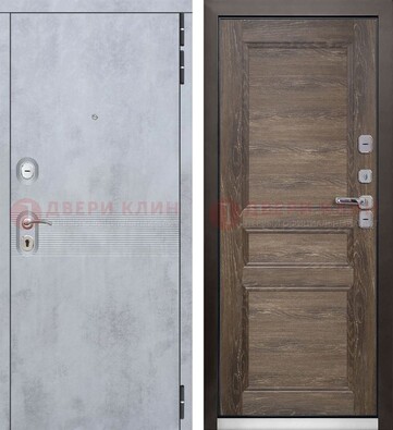 Серая металлическая дверь с МДФ коричневого цвета ДМ-304 в Щелково