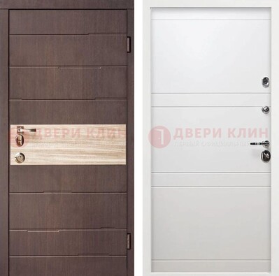 Коричневая стальная дверь с филенчатой МДФ в Белом цвете ДМ-306 в Щелково
