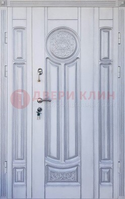 Белая двухстворчатая дверь с массивом дуба ДМД-72 в Щелково