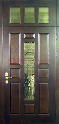 Парадная дверь со стеклянными вставками и ковкой ДПР-1 в офисное здание в Щелково