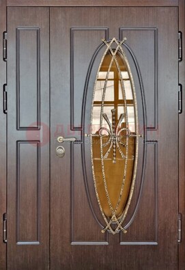 Полуторная металлическая дверь со стеклом и ковкой ДСК-108 в Щелково