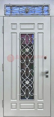 Белая железная дверь со стеклом и ковкой с верхней фрамугой ДСК-112 в Щелково