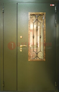 Стальная дверь со стеклом и ковкой ДСК-29 для квартиры в Щелково