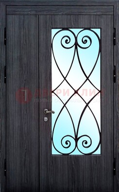 Стальная дверь со стеклом и ковкой ДСК-69 в деревянный дом в Йошкар-Оле