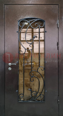 Металлическая дверь со стеклом и ковкой ДСК-95 для магазина в Щелково