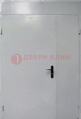 Белая металлическая тамбурная дверь ДТМ-5 в Щелково